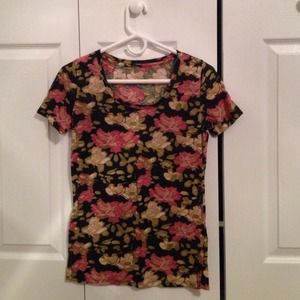 Vintage flower scoop neck shirt!! NEVER WORN