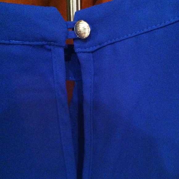 Beautiful Blue Summer Blouse 😍😍😍 - Picture 3 of 4