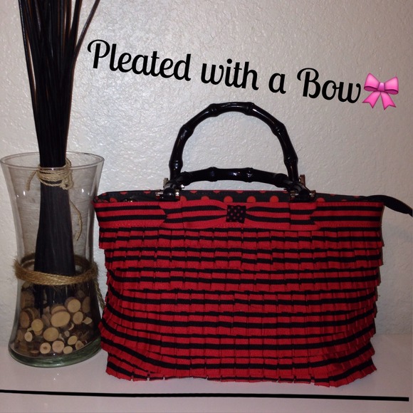 Braciano Handbags - ❤️Braciniano Red & Black purse & Jeans