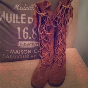 REPORT Dingo Suede Pocahantas boots