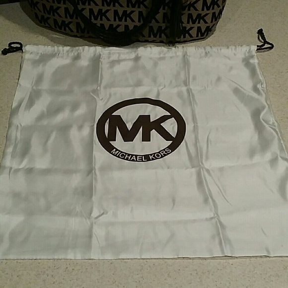 ADDITIONAL PICS OF THE MK BAG