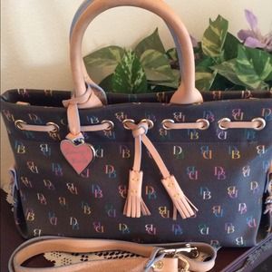 👜✅AUTHENTIC DOONEY & BOURKE TASSEL TOTE👜✅
