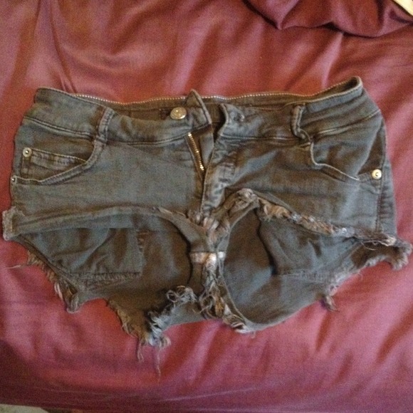 Brandy Melville shorts!!