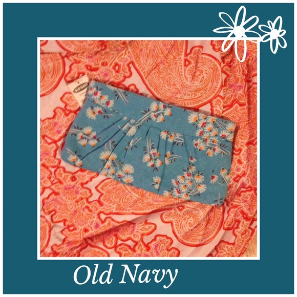 Old Navy Clutches & Wallets - NWT old navy Clutch Purse