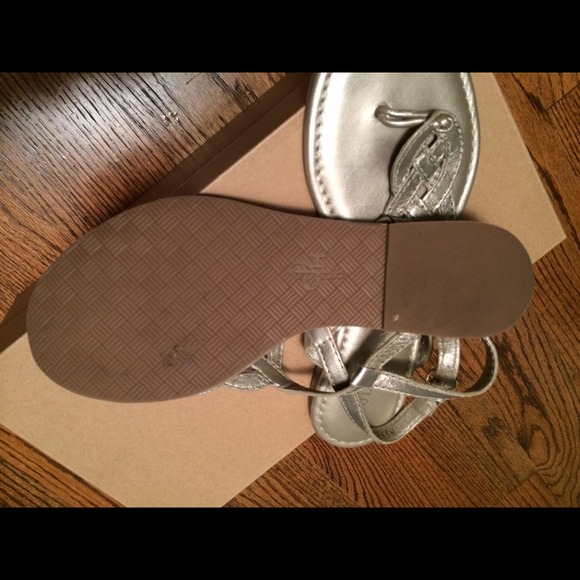 NIB Cole Haan Lindy Thong - white gold (size 6) - Picture 2 of 3