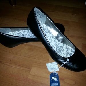 American Eagle black shoes (flats/wedges)