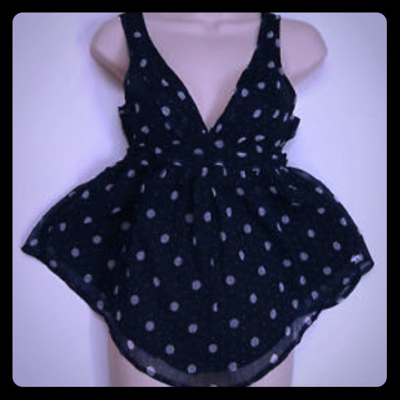 Abercrombie and Fitch polka dot top🌺