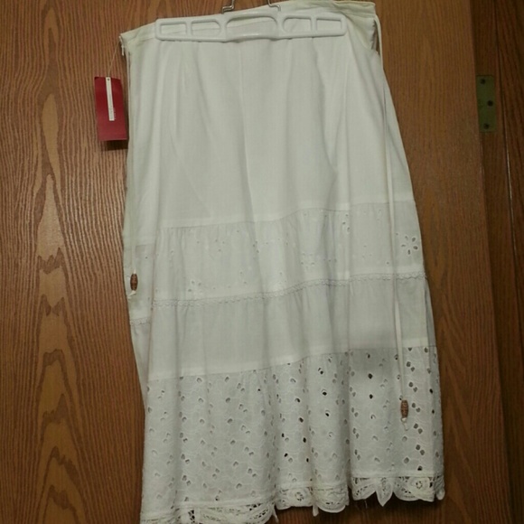 Nine & CO Skirt