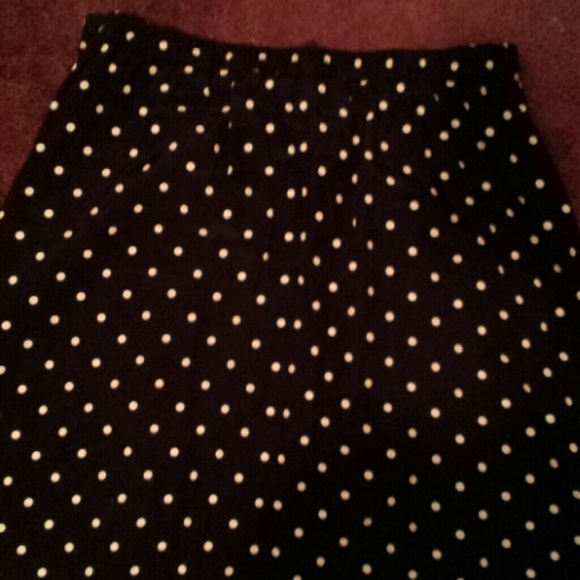 TRADED ∆∆∆Flowy Black/White Polka Dot Skirt - Picture 4 of 4