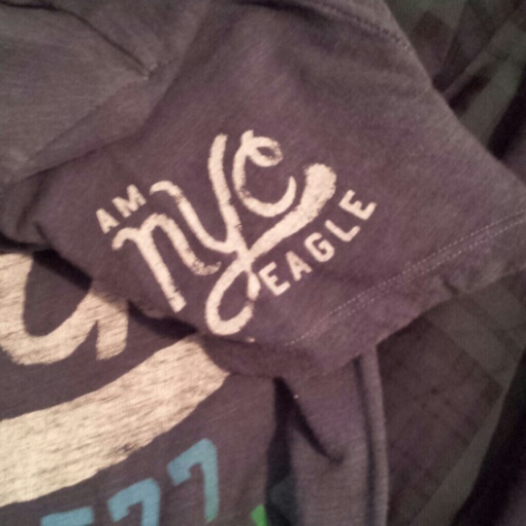 American Eagle Outfitters Tee w/ ombre lettering - Picture 3 of 4