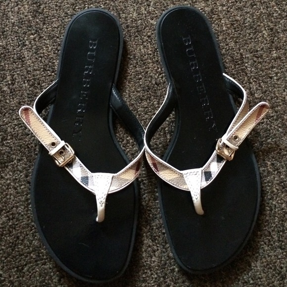 AUTHENTIC! White Burberry 'Parsons' Sandal