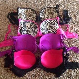 Lot of 4 push up bras