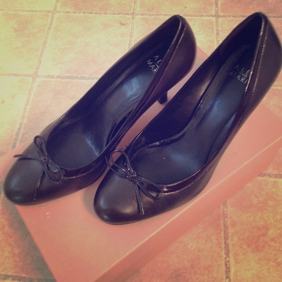 Woman’s Alex|Marie Chocolate Heels Size 8.5 - Picture 1 of 4