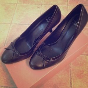 Woman’s Alex|Marie Chocolate Heels Size 8.5