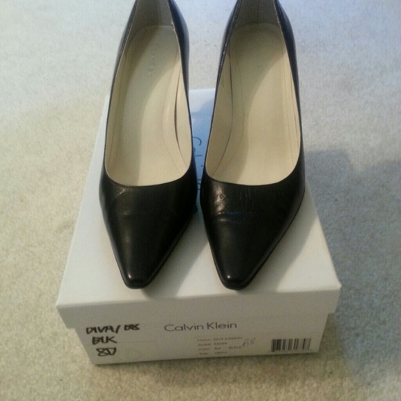 Calvin Klein black leather pumps