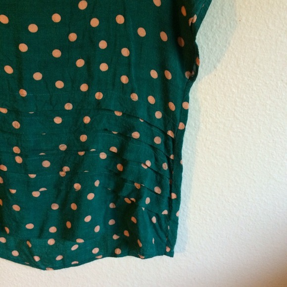 ❌BUNDLED❌ Polka Dot Top - Picture 4 of 4