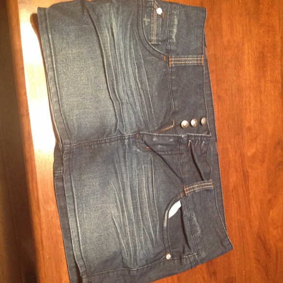 Denim skirt