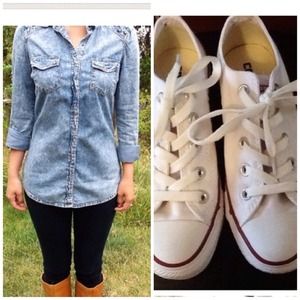 BUNDLE! SHIRT AND WHITE CONVERSES
