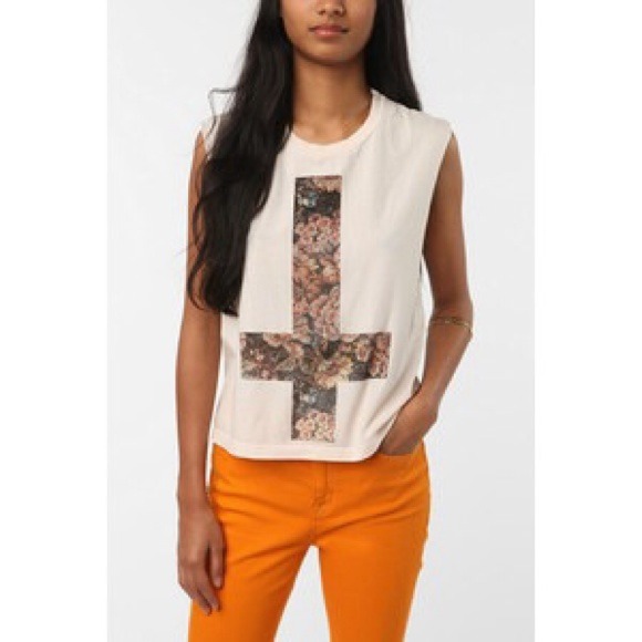 Urban Outfitters Tops - Floral cross muscle tee
