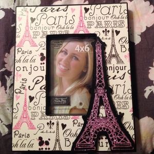4x6 photo frame. Never used. Paris themed
