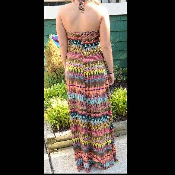 Colorful Patterned Max Dress - Picture 3 of 3
