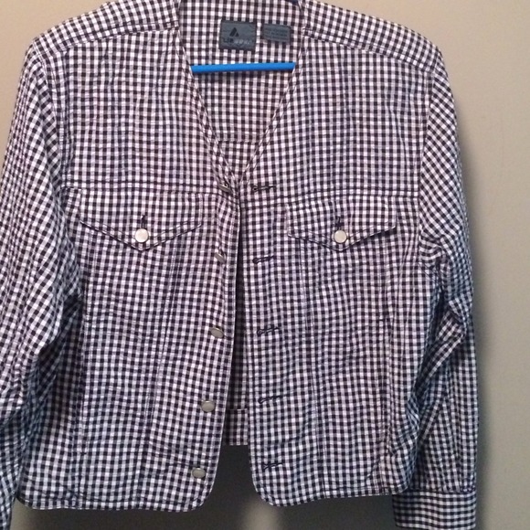 Ladies, black/white, Liz Wear shirt!