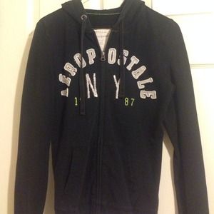 Black aero zip up hoodie