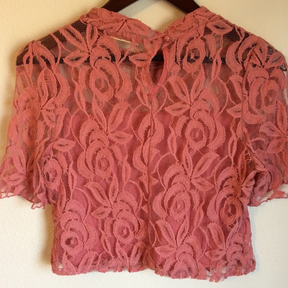 🔴SOLD🔴 Stunning rose lace top😍 - Picture 2 of 4