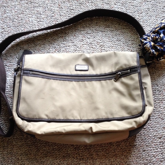 *REDUCED-Authentic Coach crossbody.