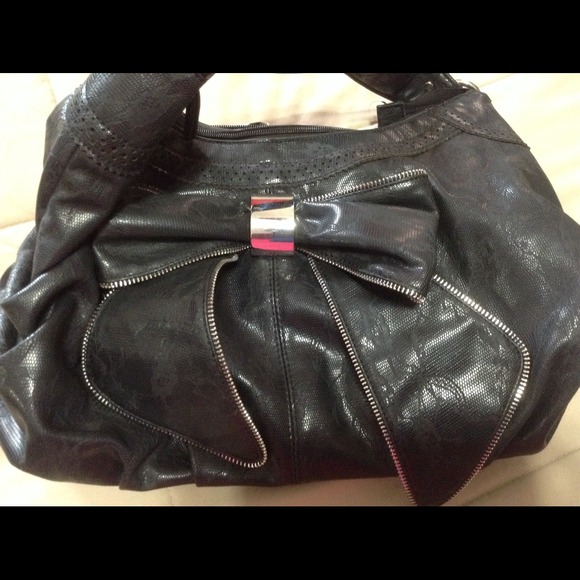 🚫 sold! Comfortable and light black bow handbag