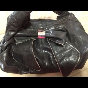 🚫 sold! Comfortable and light black bow handbag