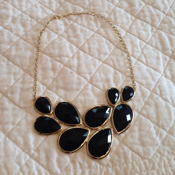 Teardrop Statement Necklace (Black/Gold)