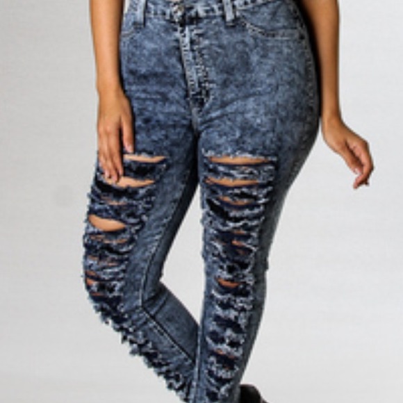 Demin slashed Jeans ✨New ✨