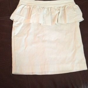 WHITE PEPLUM SKIRT