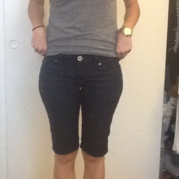 Like New Hudson Cropped Jeans