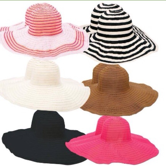 Women's floppy beach hats