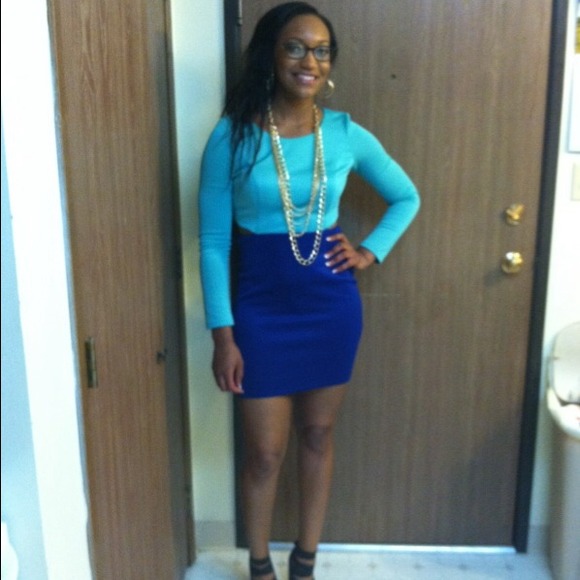 Long sleeve cut out dress - Picture 1 of 3