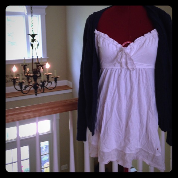 White Hollister tank top! Never been worn!