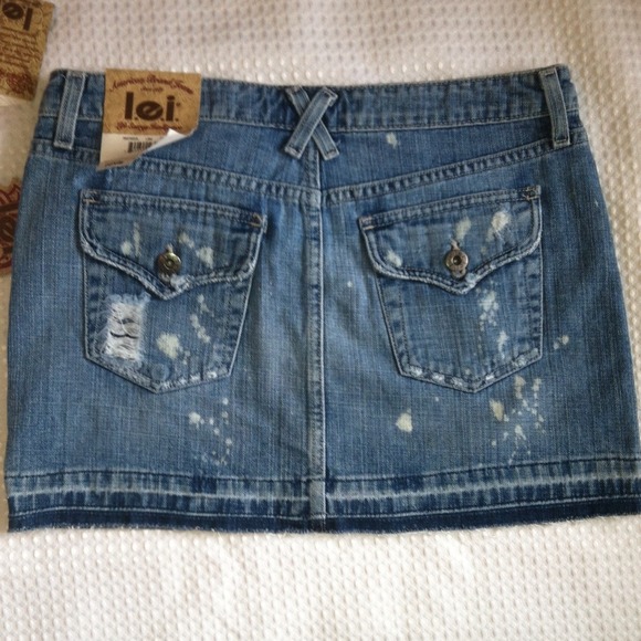 Gifted. NWT Distressed Denim Skirt - Picture 2 of 2