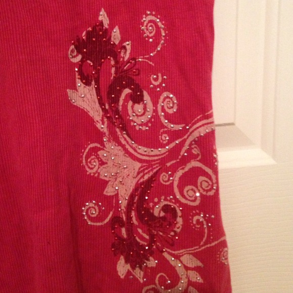 Cute Red Top with Sparkle Design - Picture 2 of 2