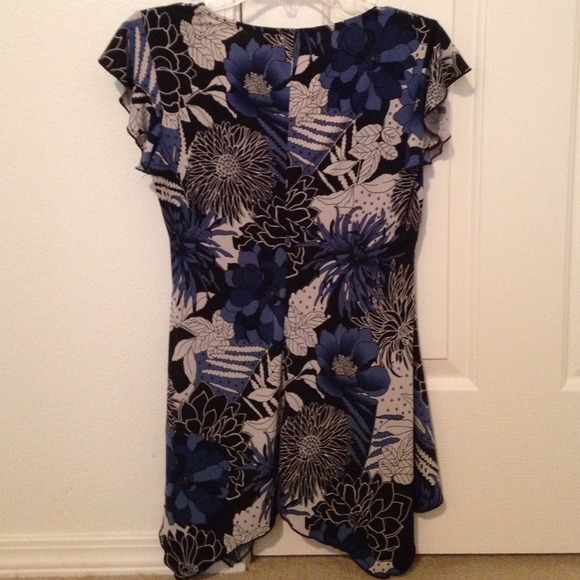 Black, Blue and White Floral Blouse - Picture 2 of 4