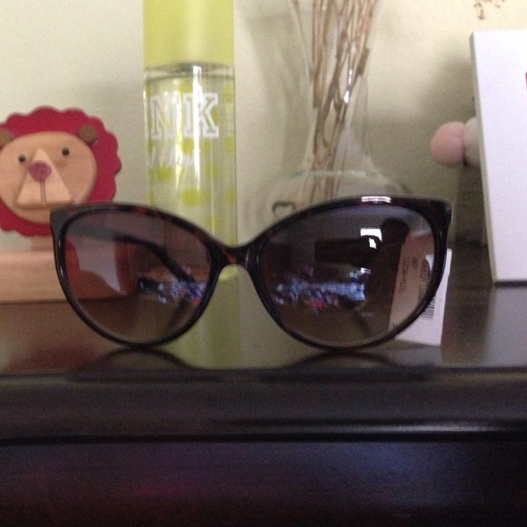 Sunglasses - Picture 3 of 3