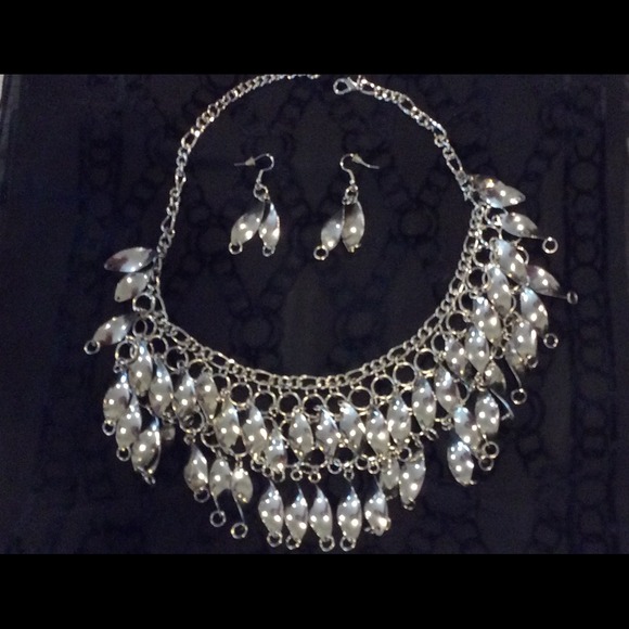 Collar Set