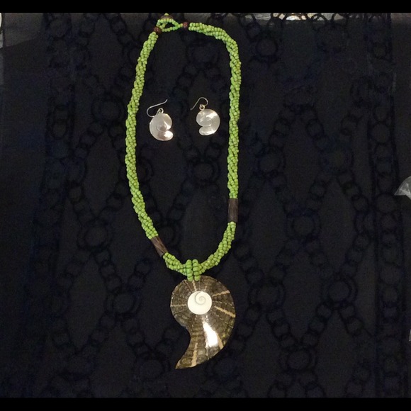 Shell Jewelry Set - Picture 1 of 1