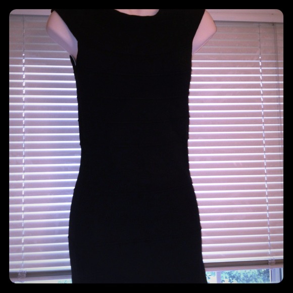 Black bodycon dress