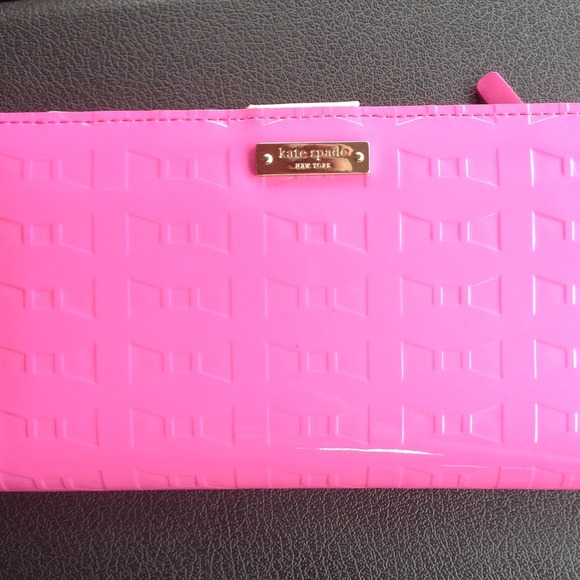 🎀Authentic Kate Spade Wallet🎀