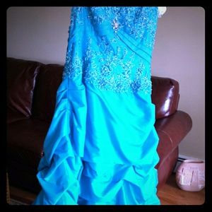 Strapless ball gown Malibu blue