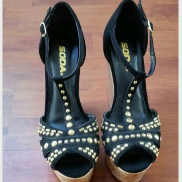 Studded wedge shoes