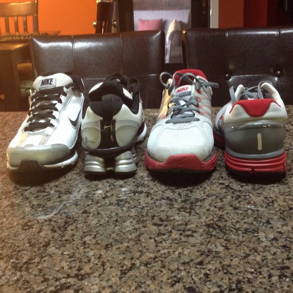 NIKE RUNNING SHOES
