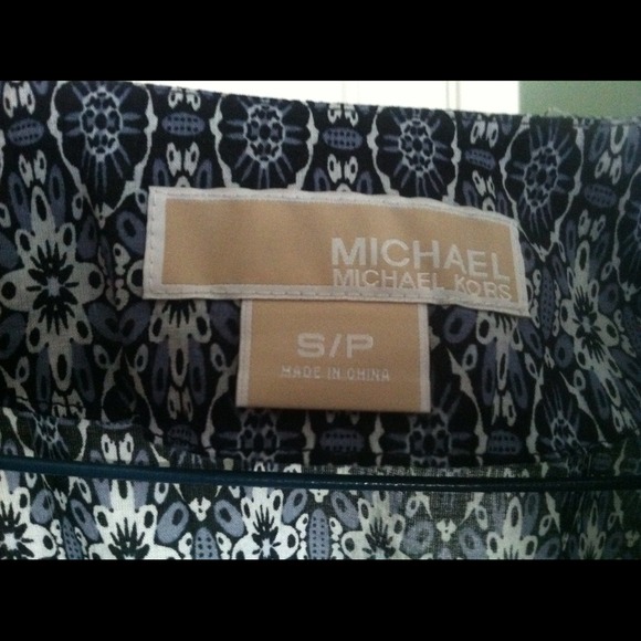 Michael Kors Long Sleeved Top - Picture 2 of 2